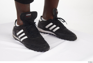 Kato Abimbo black sneakers foot sports 0008.jpg